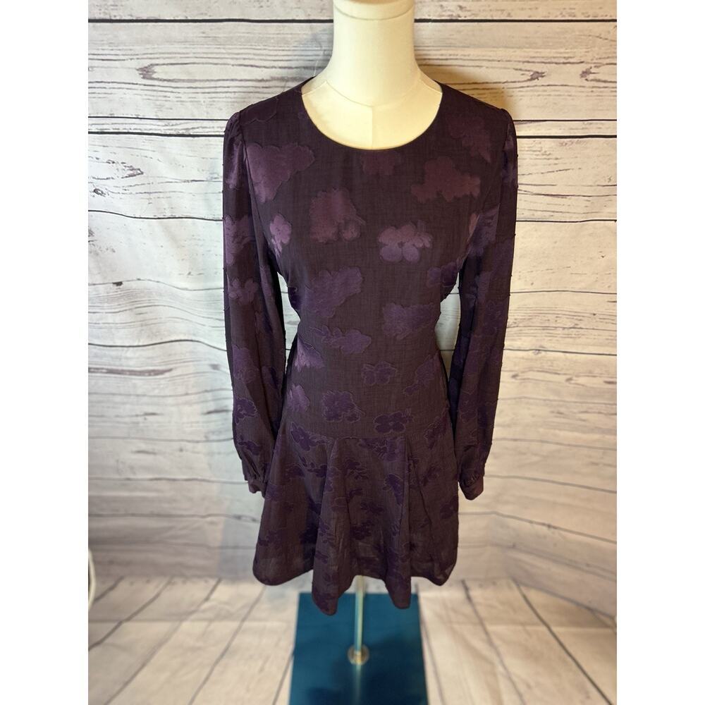 Tommy Hilfiger Purple Floral Jacquard Long Sleeve Dress Size 8 Fit & Flare Lined - Picture 2 of 6